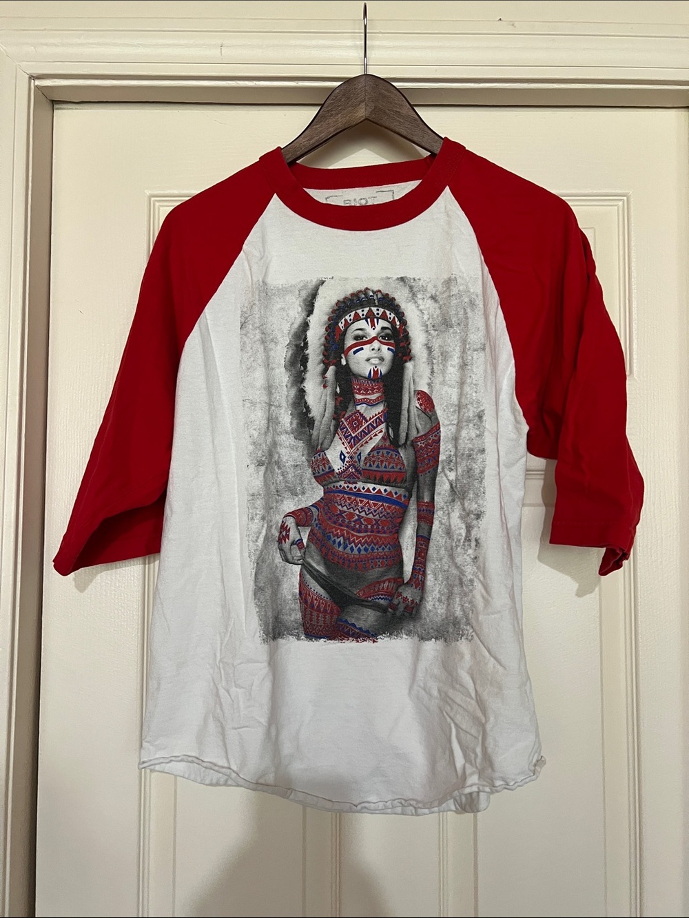 Red & White Raglan Graphic Tee with Tribal Print mens L